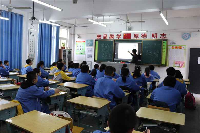 【动态】享受多彩课堂 丰富花样年华——益智中学社团活动课开课啦！