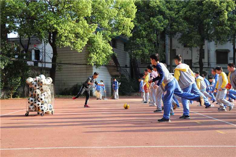 【动态】驰骋运动场上，我们神采飞扬