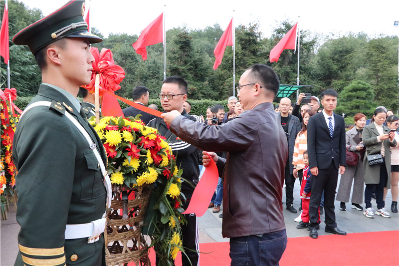 追忆红色记忆，体验非遗文化  ——记八年级韶山研学活动