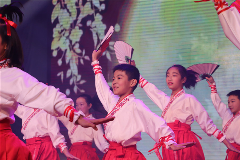 书香少年诵千古美文，益智学子抒爱国真情湘潭市益智中学初一年级艺术节专场