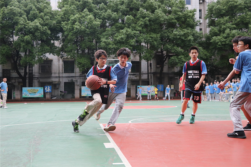 放飞青春·迎篮而上 ——湘潭市益智中学篮球周末比赛圆满结束