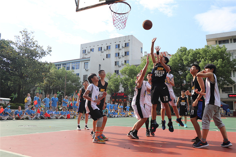 放飞青春·迎篮而上 ——湘潭市益智中学篮球周末比赛圆满结束
