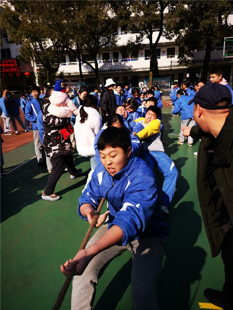 20210103益智：温暖冬日，赛出风采——记湘潭市益智中学九年级拔河比赛