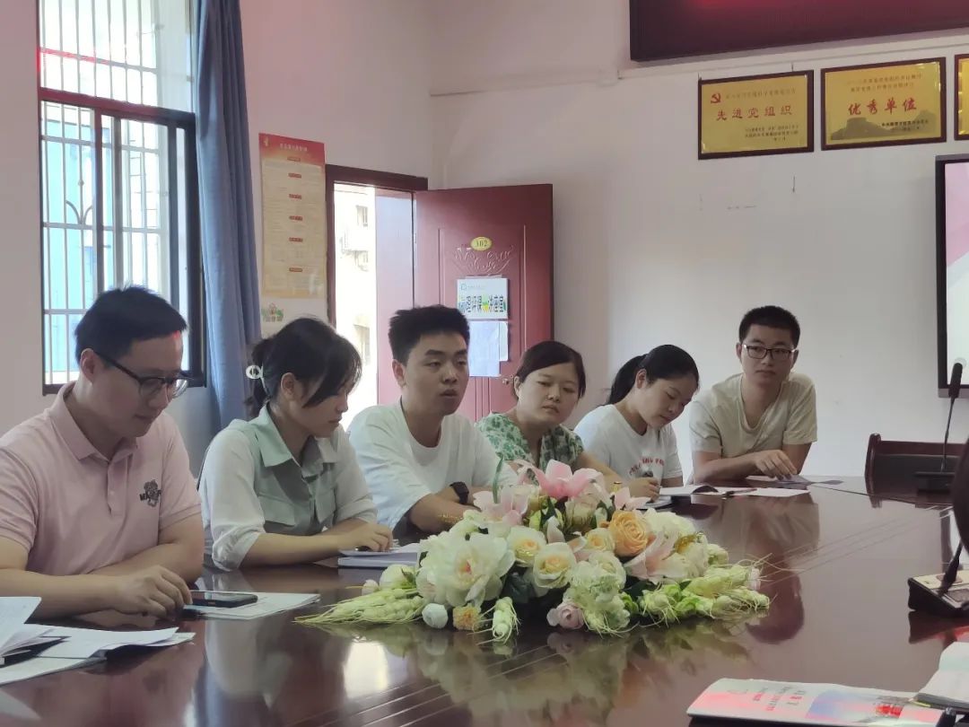 湘潭市信息技术应用能力提升工程2.0项目专家组莅临我校指导工作